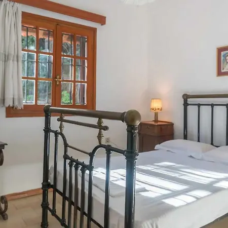 Mitsa With Stunning View On The Hill Tatil Evi